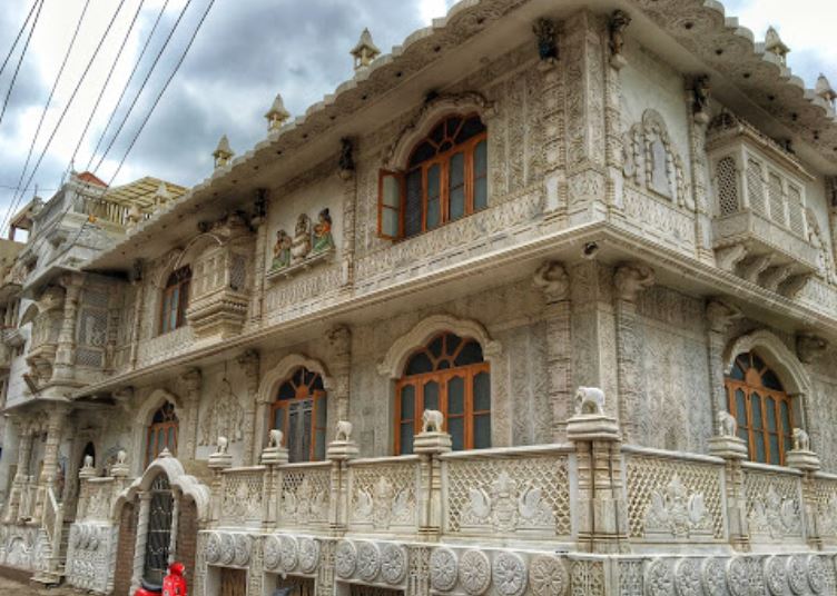 Shri Suvidhinath Rajendrasuri Shwetamber Jain Mandir, Halladakeri, Lashkar Mohalla, Mandi Mohalla, Mysuru (Karnataka) image 5