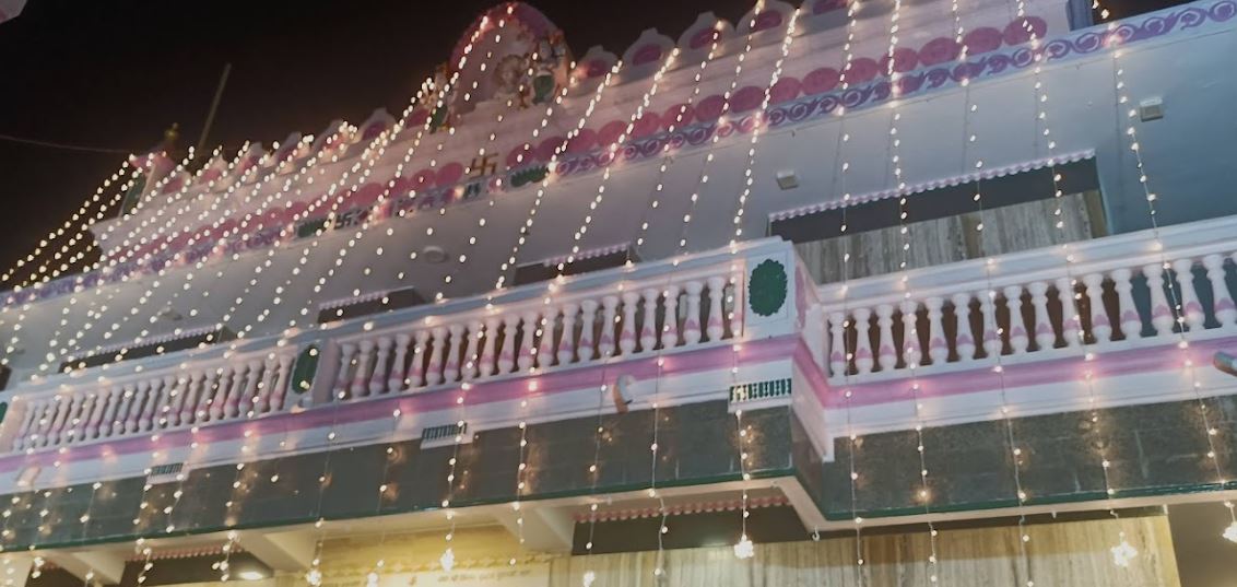 Shri Vasupujya Swami Shwetamber Jain Mandir and Jain Dadawadi, 80, Sayyaji Rao Road, Agrahara, Fort Mohalla, Mysuru (Karnataka) image 1