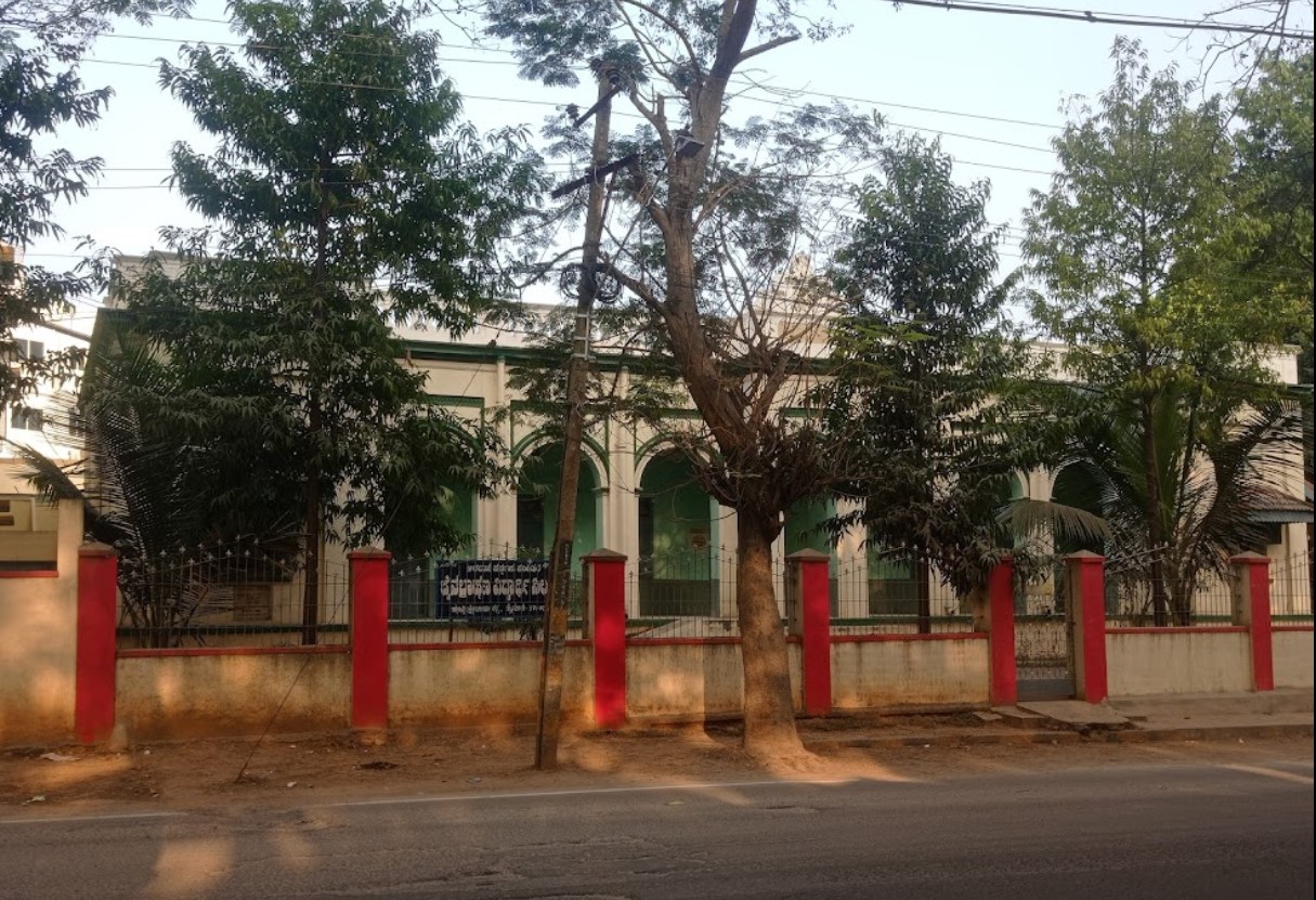 Shri 1008 Parshvnath Digamber Jain Mandir, Sri Jaina Brahmana Vidyarthi Nilaya, Jhansi Rani Lakshmi Bai Road, Chamundipuram, Ramachandra Agrahara, Mysuru (Karnataka) main image