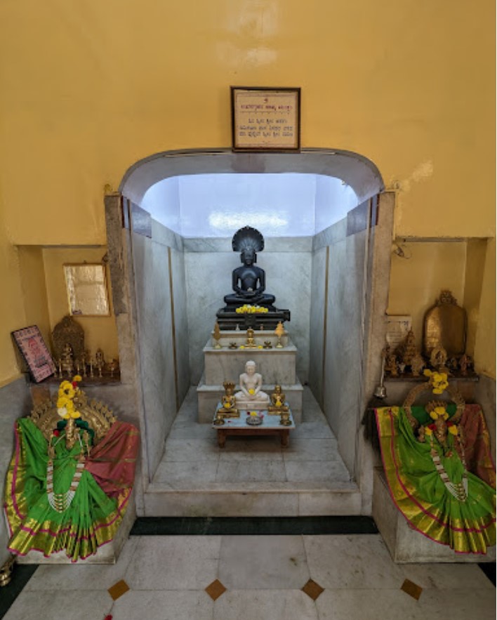 Shri 1008 Parshvnath Digamber Jain Mandir, Sri Jaina Brahmana Vidyarthi Nilaya, Jhansi Rani Lakshmi Bai Road, Chamundipuram, Ramachandra Agrahara, Mysuru (Karnataka) thumbnail 3