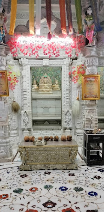 Shri Vasupujya Bhagwan Jain Shwetamber Mandir, Mudhol, District - Bagalkot (Karnataka) thumbnail 2