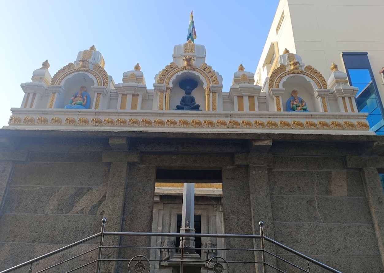 Bhagwan Shri Parshvnath Digamber Jain Mandir, Ammeer Mohalla, Hassan (Karnataka) image 1