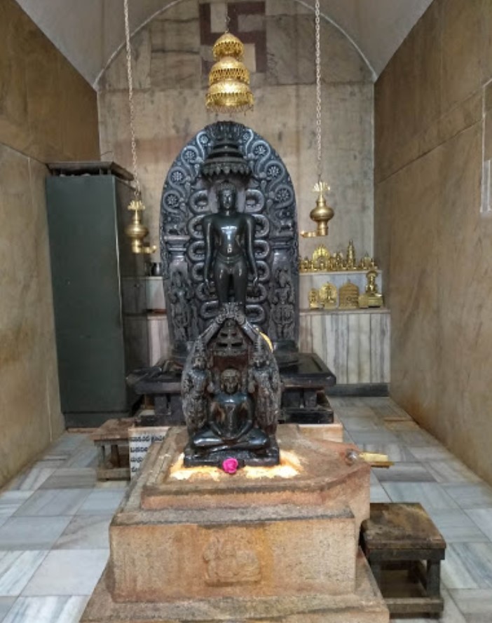 Shri 1008 Adinath Digamber Jain Chaitalaya (Chikka Basthi), Ammeer Mohalla, Hassan (Karnataka) image 3