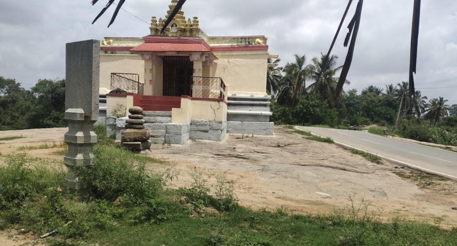 Shri 1008 Bhagwan Parshvnath Digamber Jain Mandir, Jinnathapura, District - Hassan (Karnataka) image 2