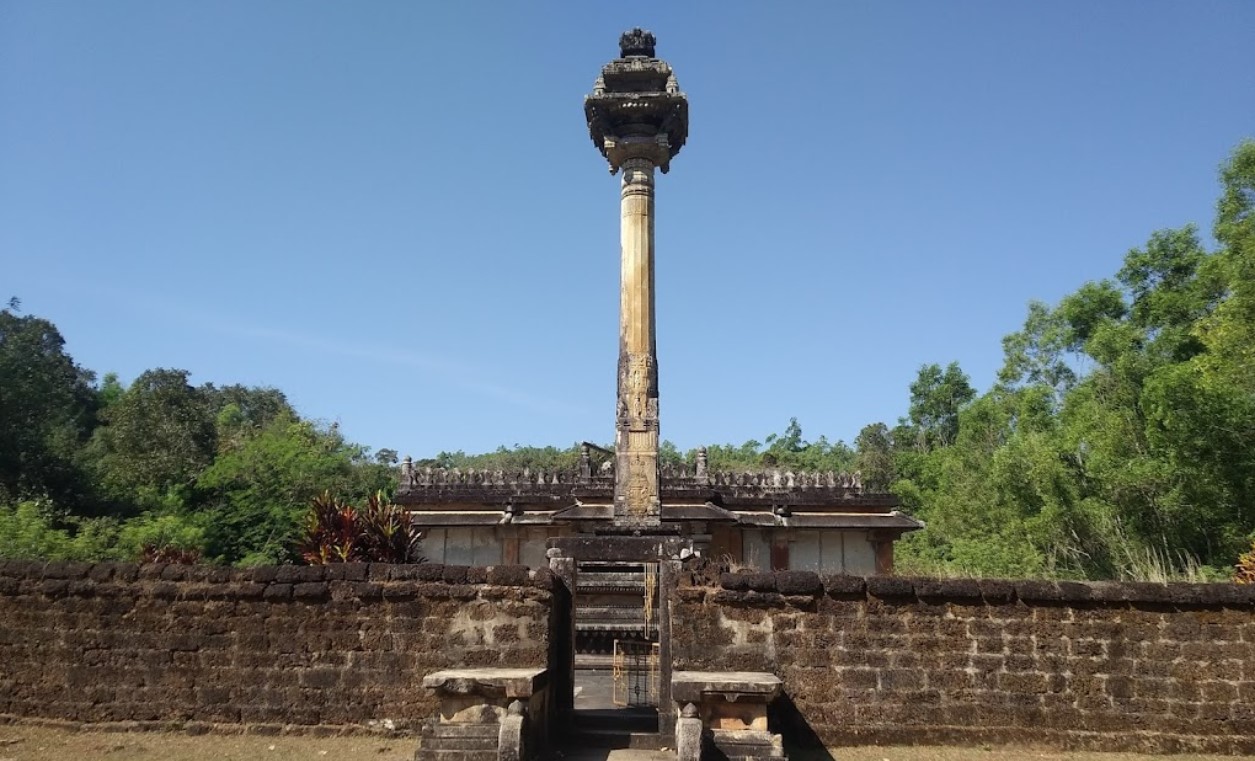 Ancient Shri Anantnath Swamy Digamber Jain Basadi (Temple), Melige, District - Shivamogga (Karnataka) main image