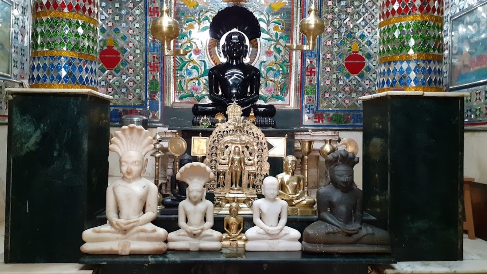 Shri Chintamani Parshvnath Puratan Digamber Jain Mandir, Konnur, District - Belagavi (Karnataka) thumbnail 4