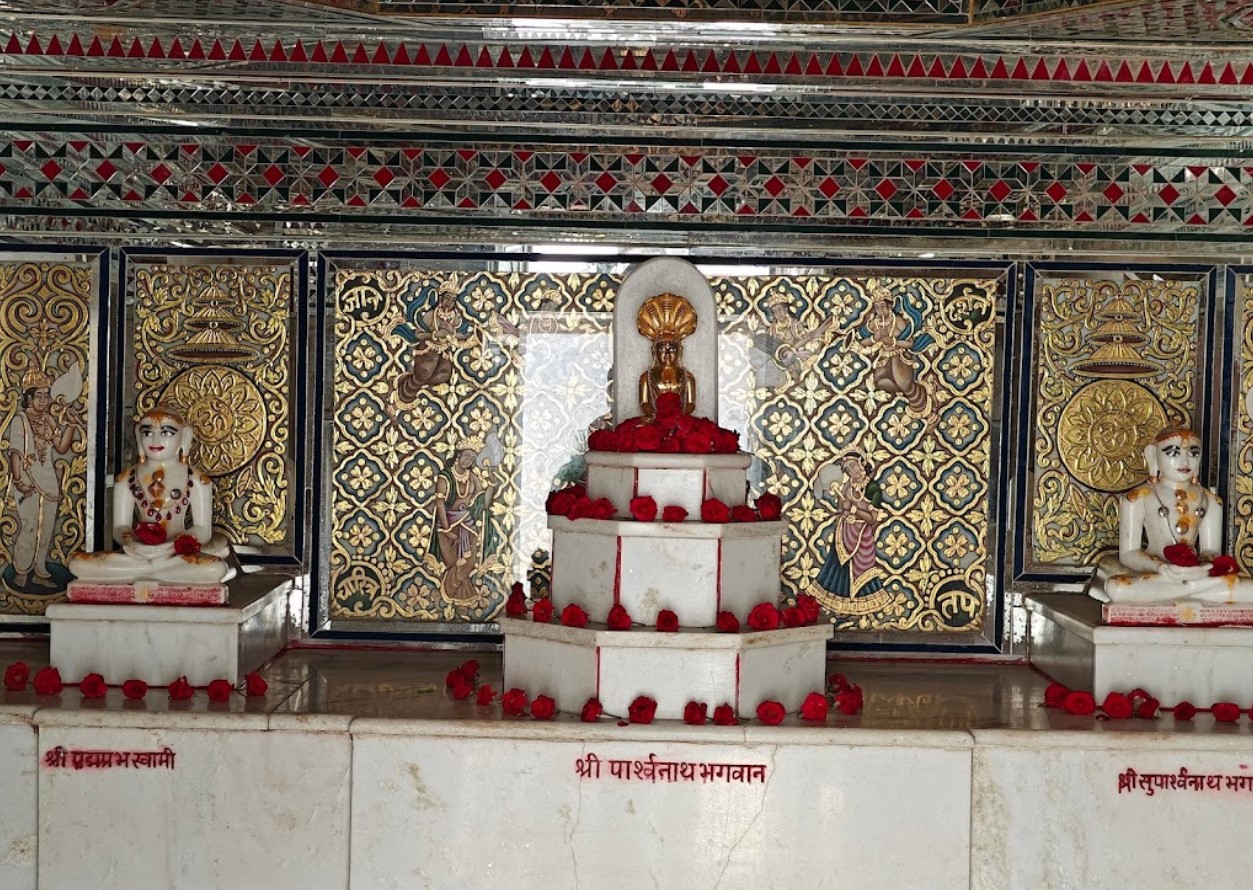 Shri Parshvnath Bhagwan Shwetamber Jain Mandir, Kanaka Nagar, Bhadravati, District - Shivamogga (Karnataka) image 3