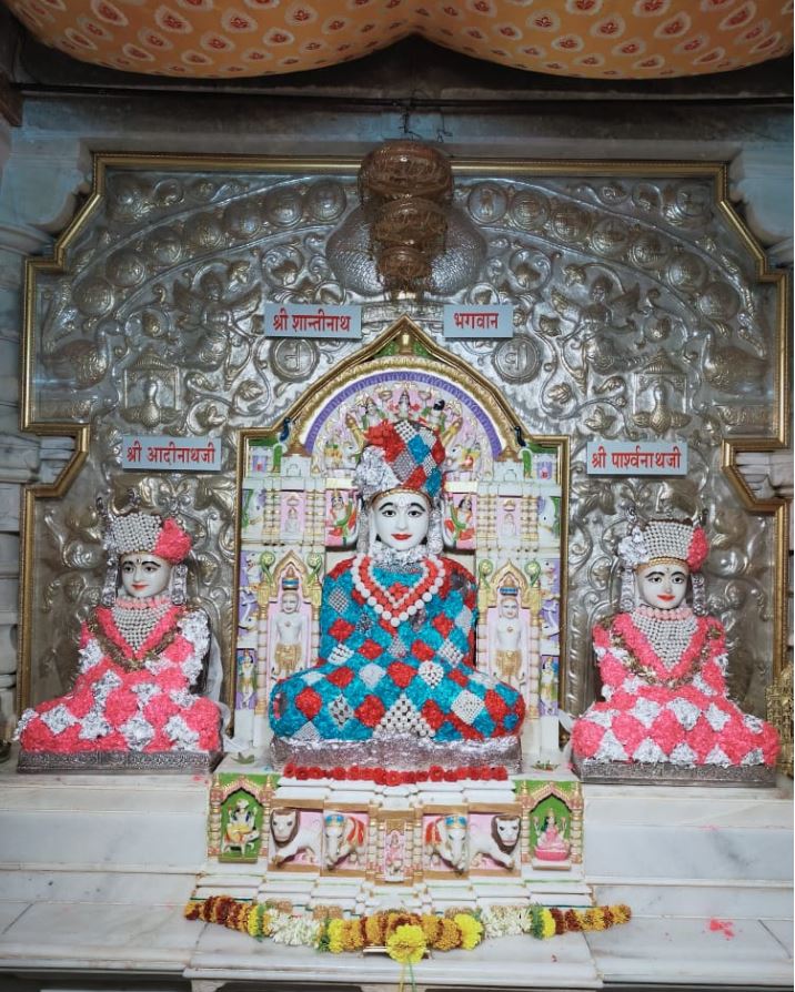 Shri Shantinath Bhagwan Shwetamber Jain Mandir, Sri Shyla Road, Hiriyur, District - Chitradurga (Karnataka) image 5