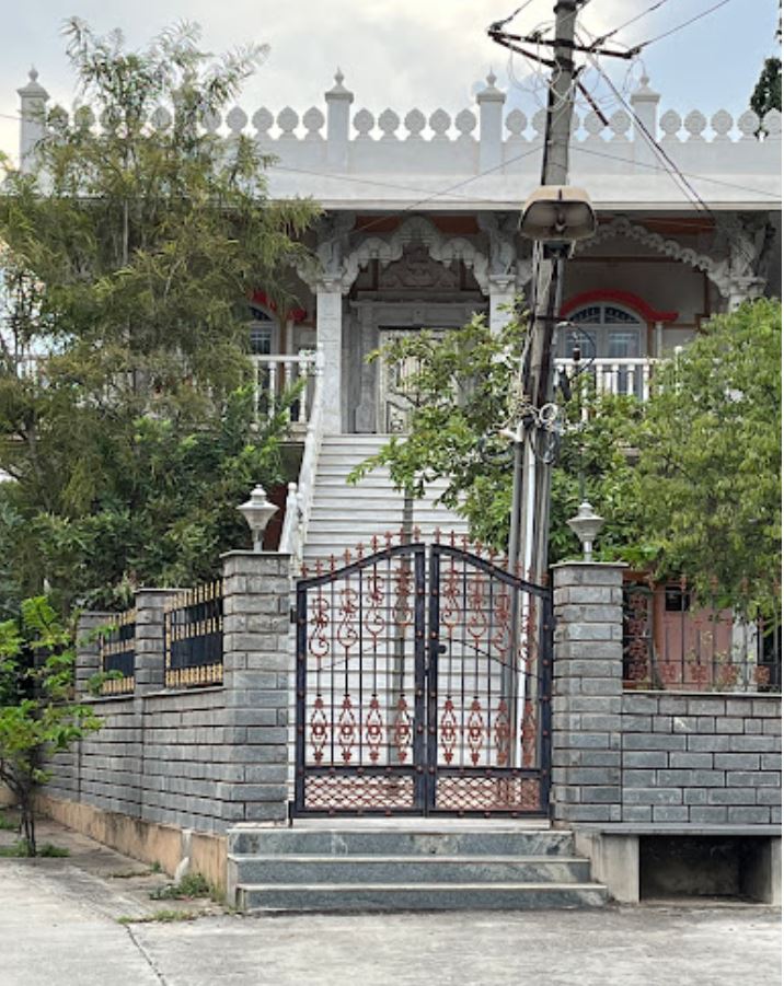 Shri Adinath Bhagwan Shwetamber Jain Mandir, Adarsh Nagar, Chitradurga (Karnataka) image 1
