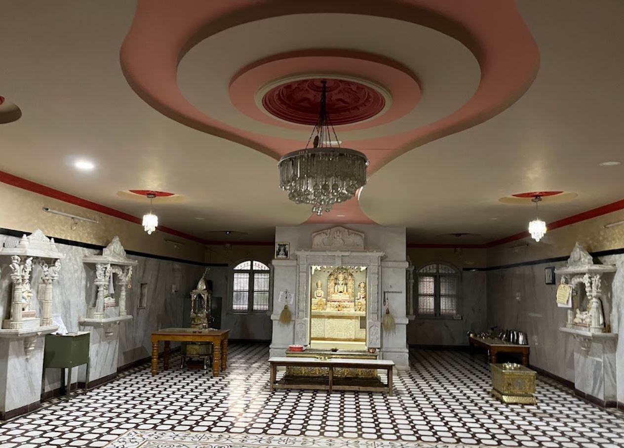 Shri Adinath Bhagwan Shwetamber Jain Mandir, Adarsh Nagar, Chitradurga (Karnataka) image 3