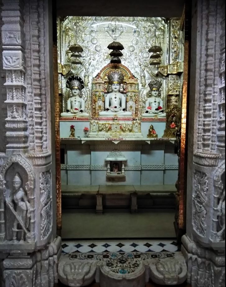 Shri Vasupujya Swami Shwetamber Jain Mandir, Padma Junction, Shenoys, Kochi (Cochin), District-Ernakulam (Kerala) image 4