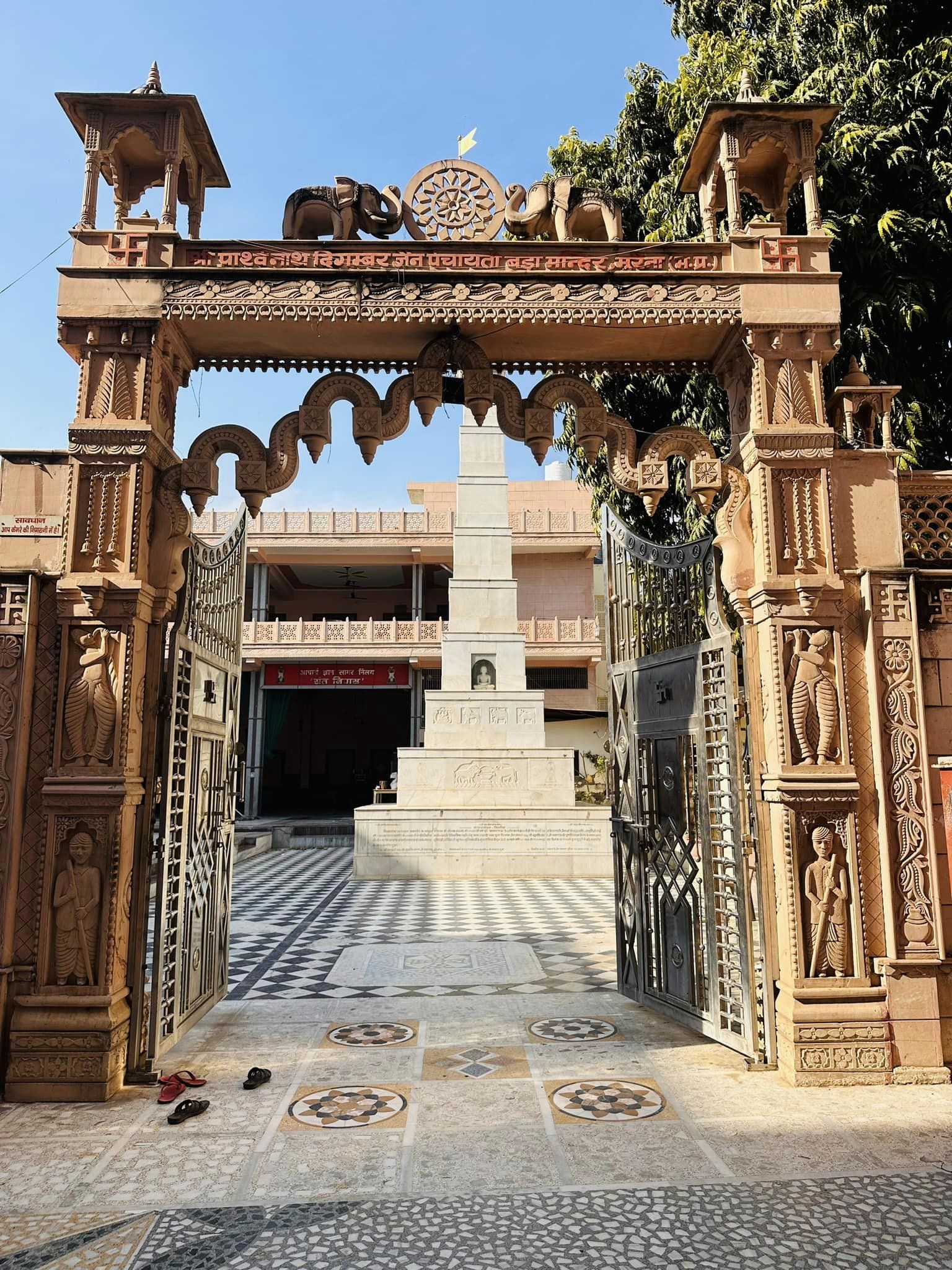 Shri Parshvnath Digamber Jain Panchayati Bada Mandir, Mahavirpura, Morena (M.P.) image 5
