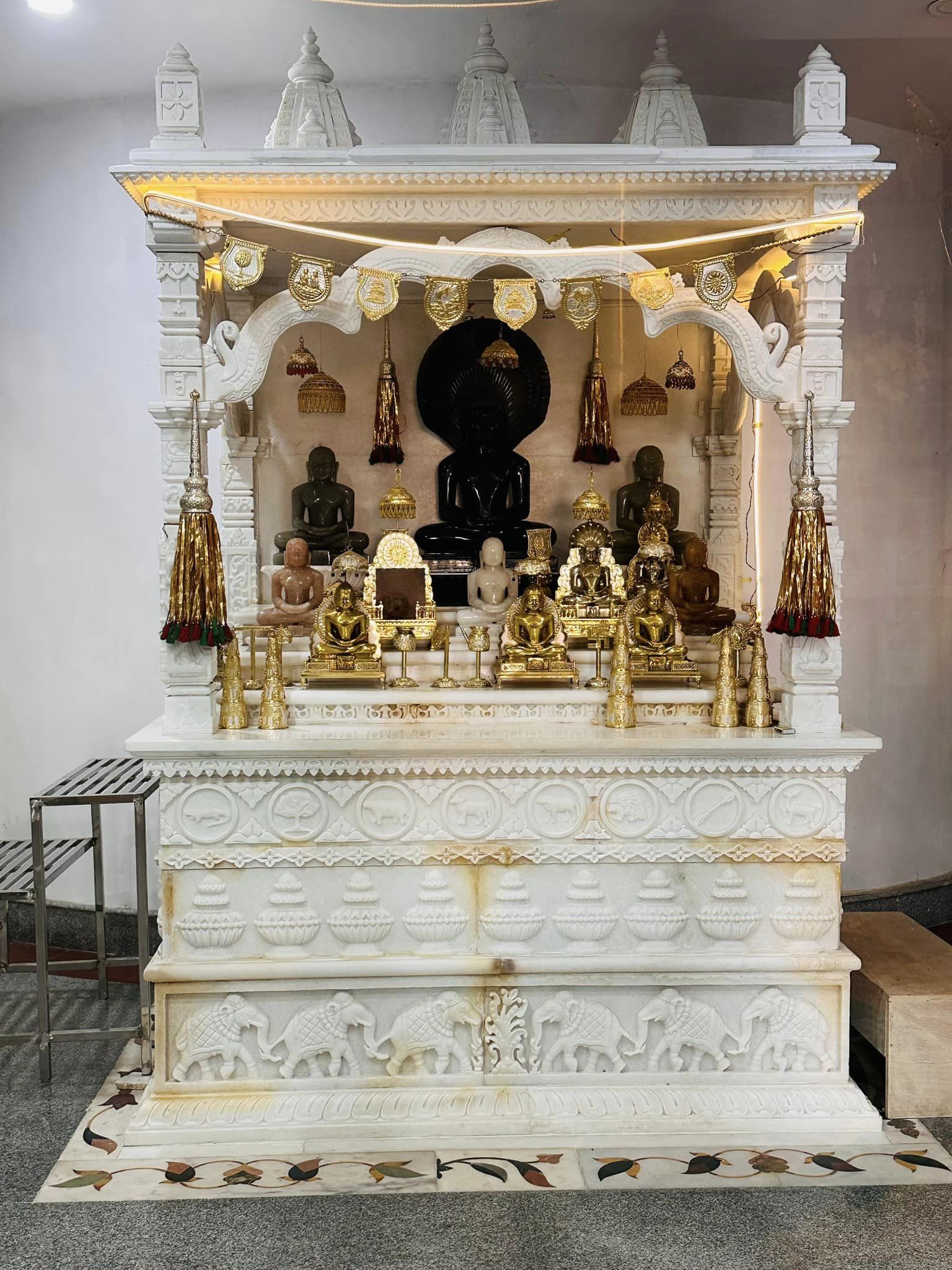 Shri Parshvnath Digamber Jain Panchayati Bada Mandir, Mahavirpura, Morena (M.P.) image 8