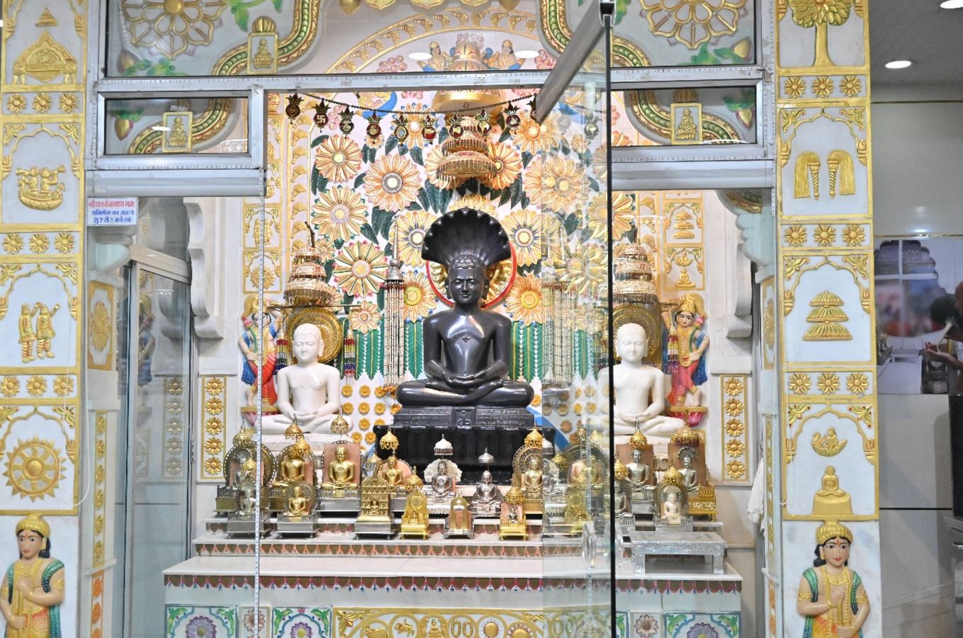 Shri 1008 Chintamani Parshvanath Digamber Jain Mandir, Pardesi Pura , Indore (M.P.) image 1