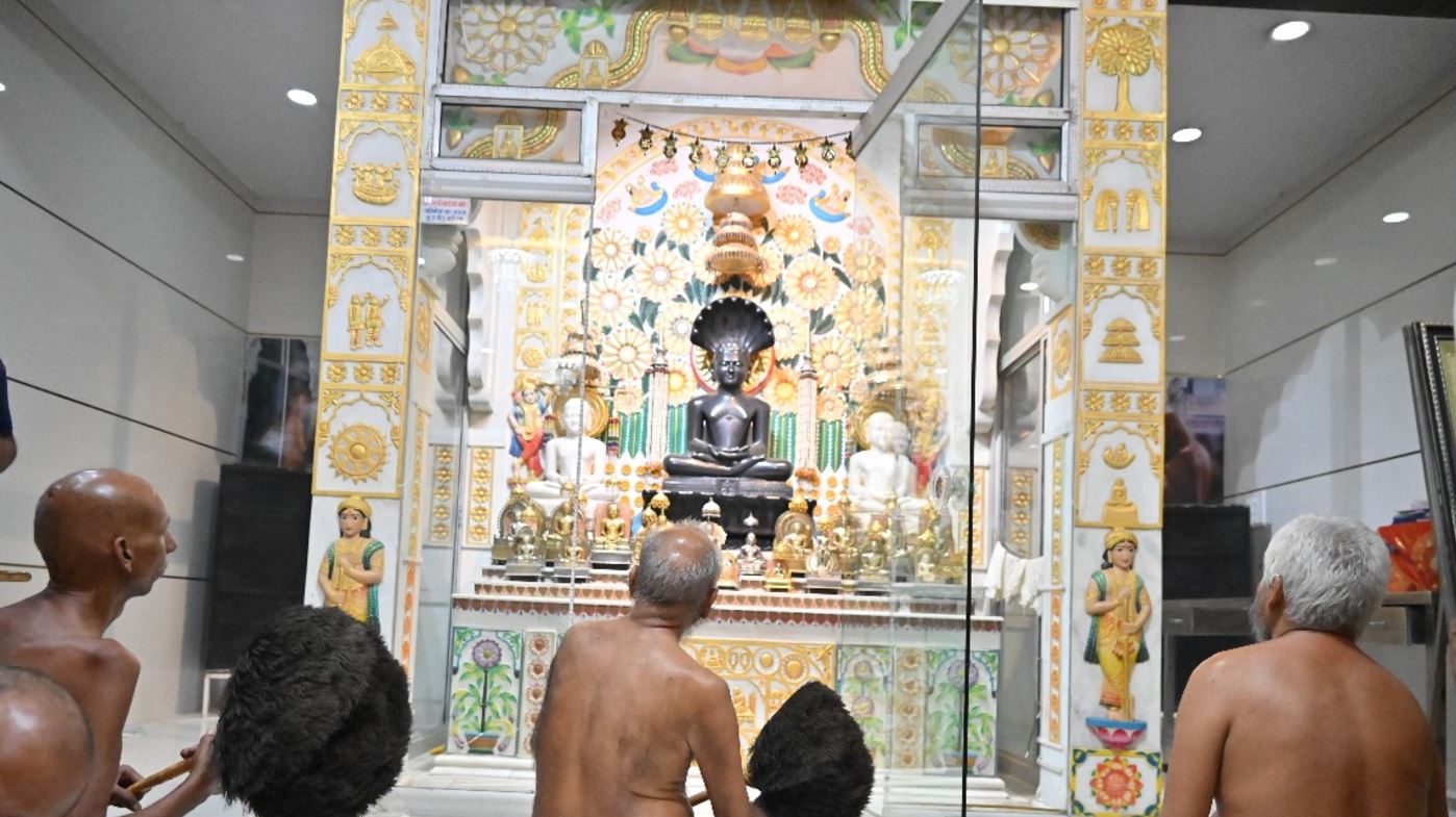 Shri 1008 Chintamani Parshvanath Digamber Jain Mandir, Pardesi Pura , Indore (M.P.) image 3