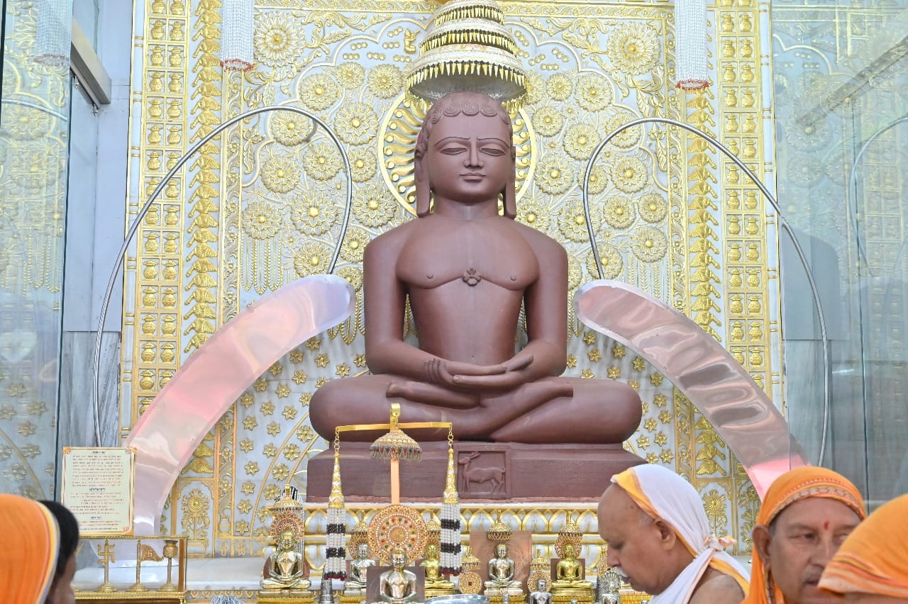 Shri Shantinath Digamber Jain Mandir, Goyal Nagar, Indore (M.P.) image 1