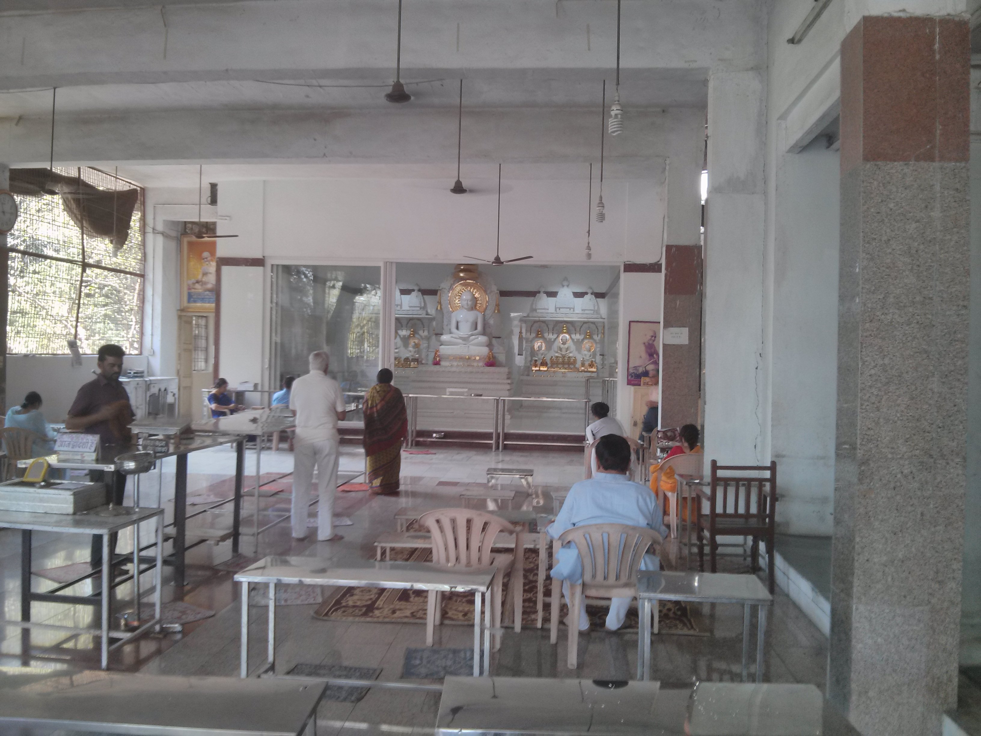 Shri Mahavir Digamber Jain Mandir, Digamber Jain Udasin Ashram, 584, Mahatama Gandhi Marg, Tukoganj, Indore (M.P.) image 2