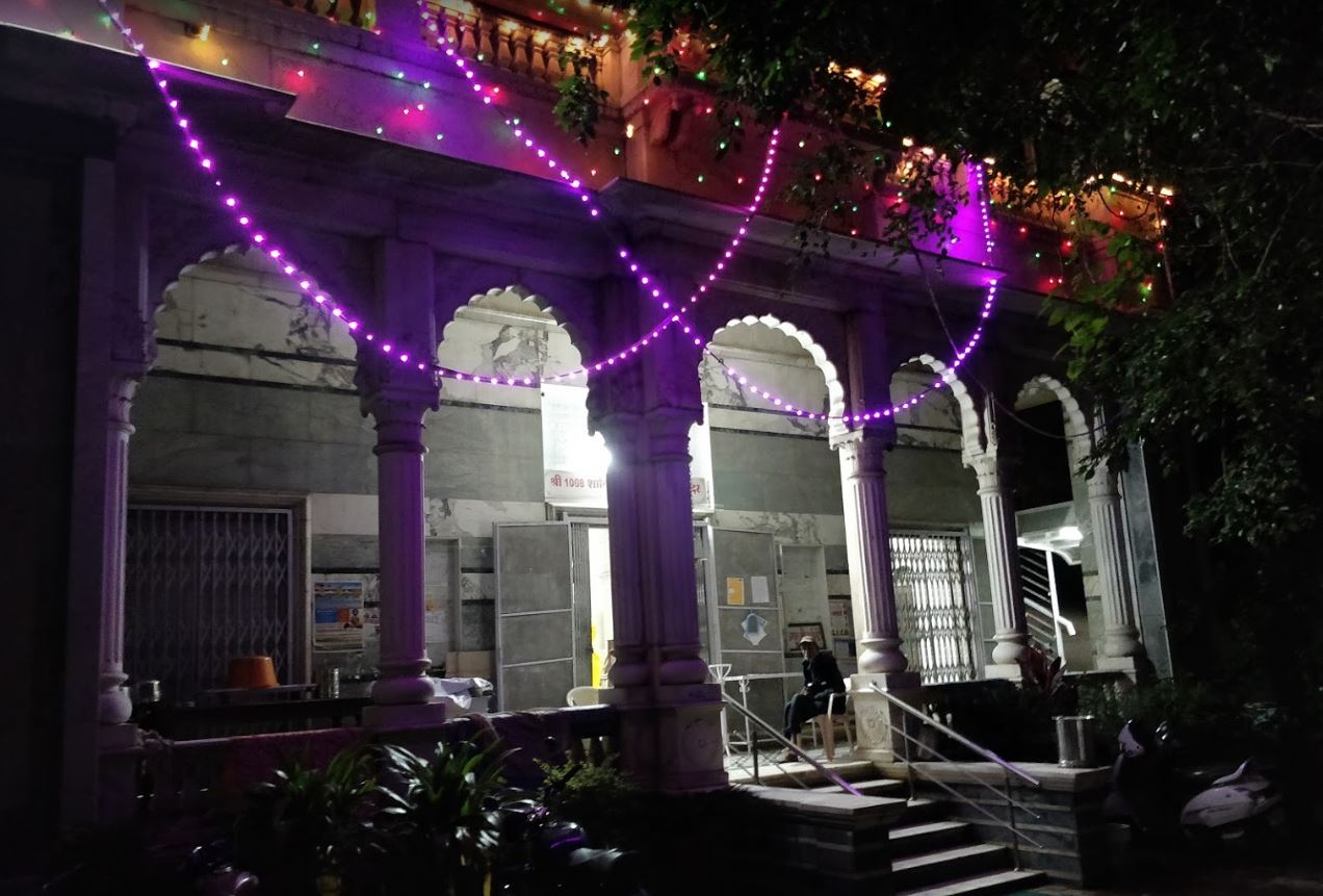 Shri 1008 Shantinath Digamber Jain Mandir, Kalyan Bhavan, Kanchan Bagh, Indore image 9