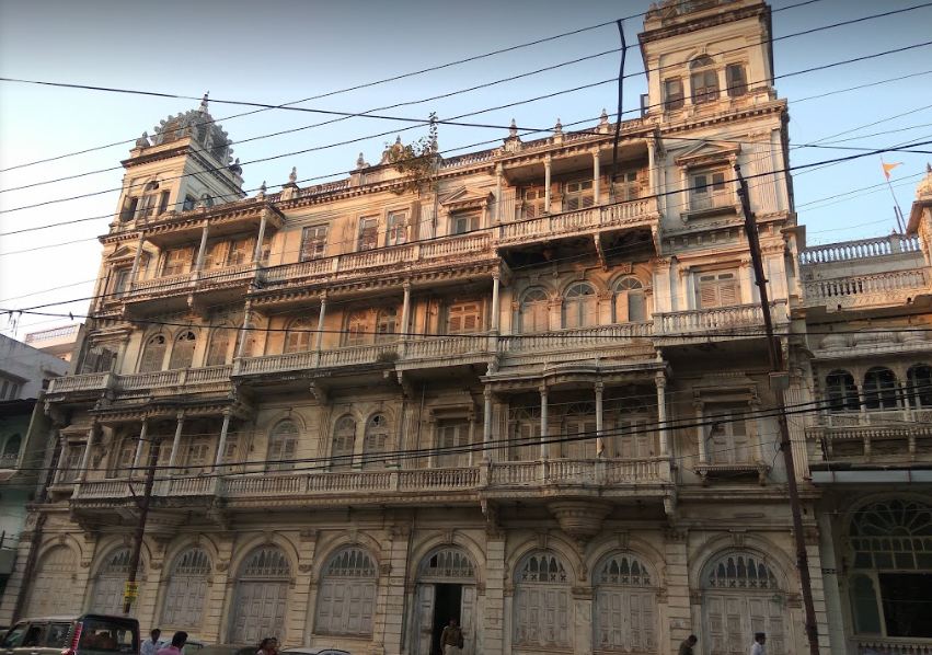 Shri Digamber Jain Kaanch Mandir,  Sir Seth Hukumchand Marg, Itwaria Bazar, Indore (M.P.) image 4