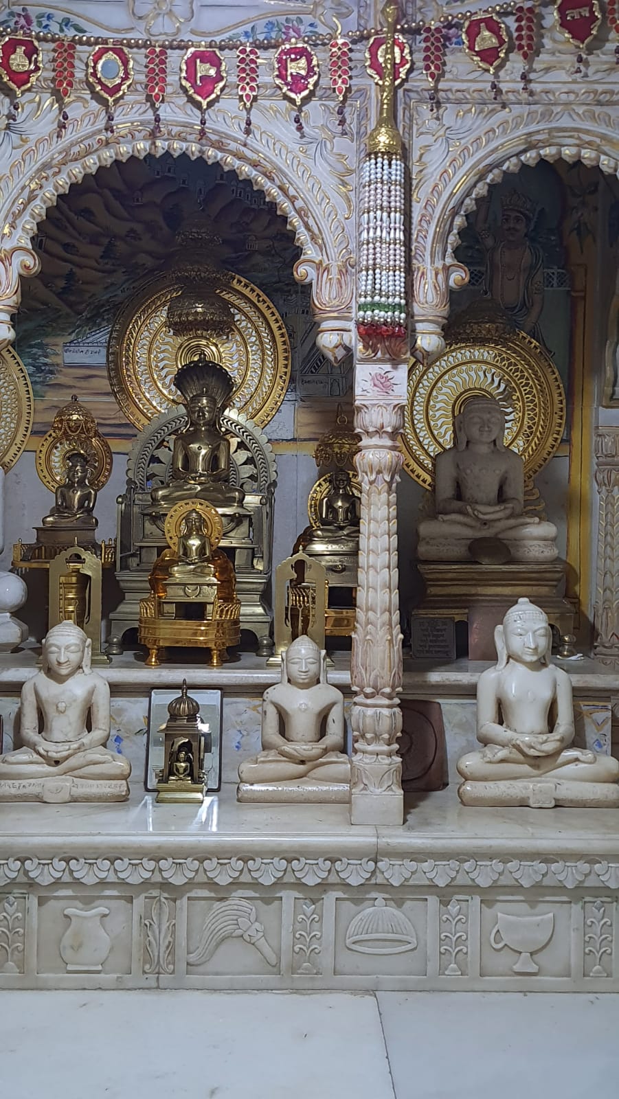 Shri 1008 Parshvnath Digamber Jain Bada Mandir, Amayan, District - Bhind (M.P.) image 8