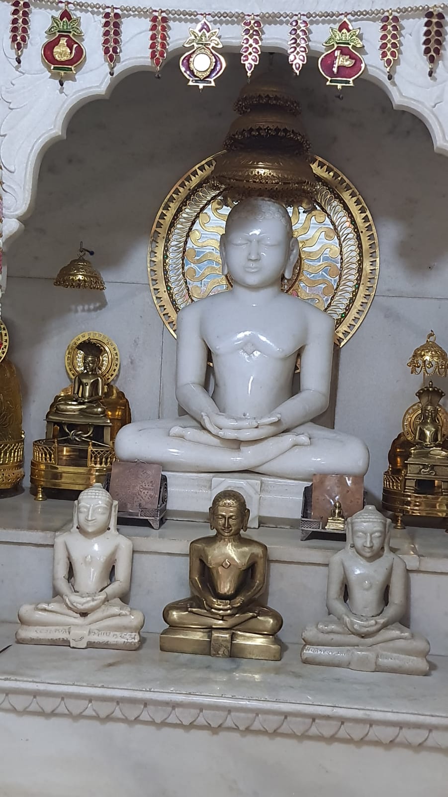 Shri 1008 Parshvnath Digamber Jain Bada Mandir, Amayan, District - Bhind (M.P.) image 12