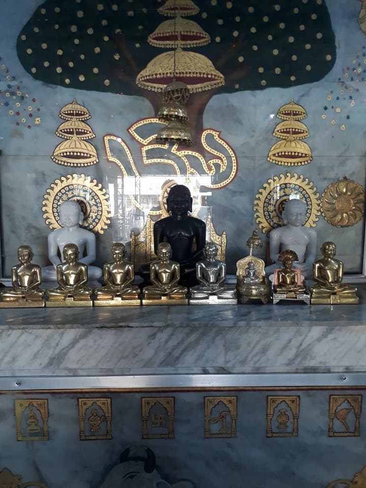 Shri 1008 Adinath Digamber Jain Atishaya Tirth Kshetra (Mantung Giri), Aamkheda, District-Dhar (M.P.) image 1