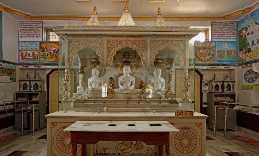 Shri 1008 Shantinath Digamber Jain Mandir, Ankur Colony, Makroniya, Sagar (M.P.) image 4