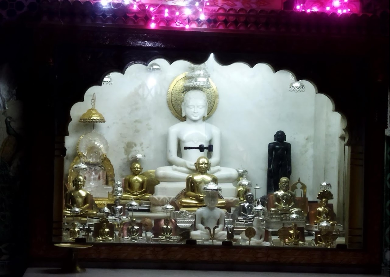 Shri Chandraprabhu Digamber Jain Mandir Atishaya Kshetra, Varni Bhavan, Moraji, Laxmipura, Sagar (M.P.) image 7