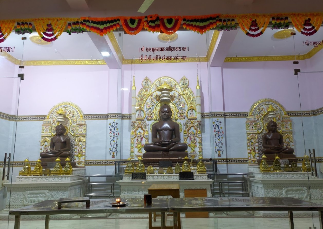 Shri Adinath Digamber Jain Mandir, Gandhi Chowk, Ganj Basoda, District - Vidisha (M.P.) image 3