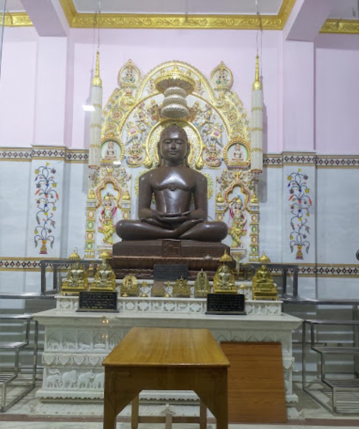 Shri Adinath Digamber Jain Mandir, Gandhi Chowk, Ganj Basoda, District - Vidisha (M.P.) image 5