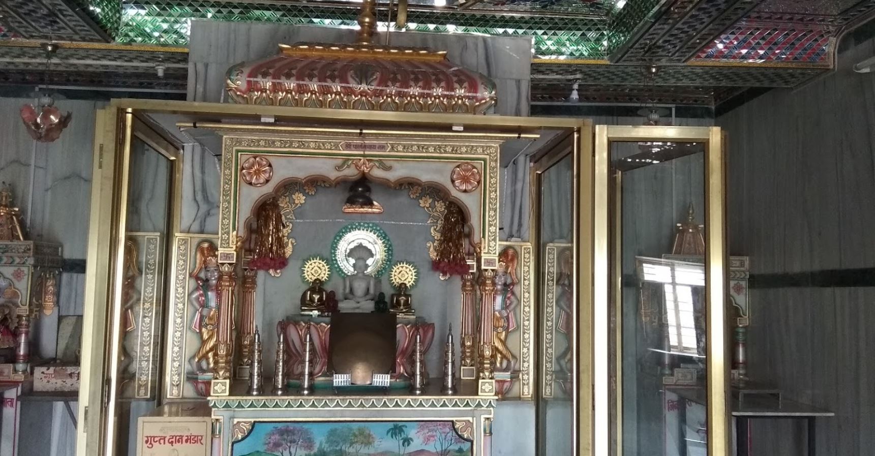 Shri Parshvnath Digamber Jain Mandir, Village-Sumatha, Indore (M.P.) image 3
