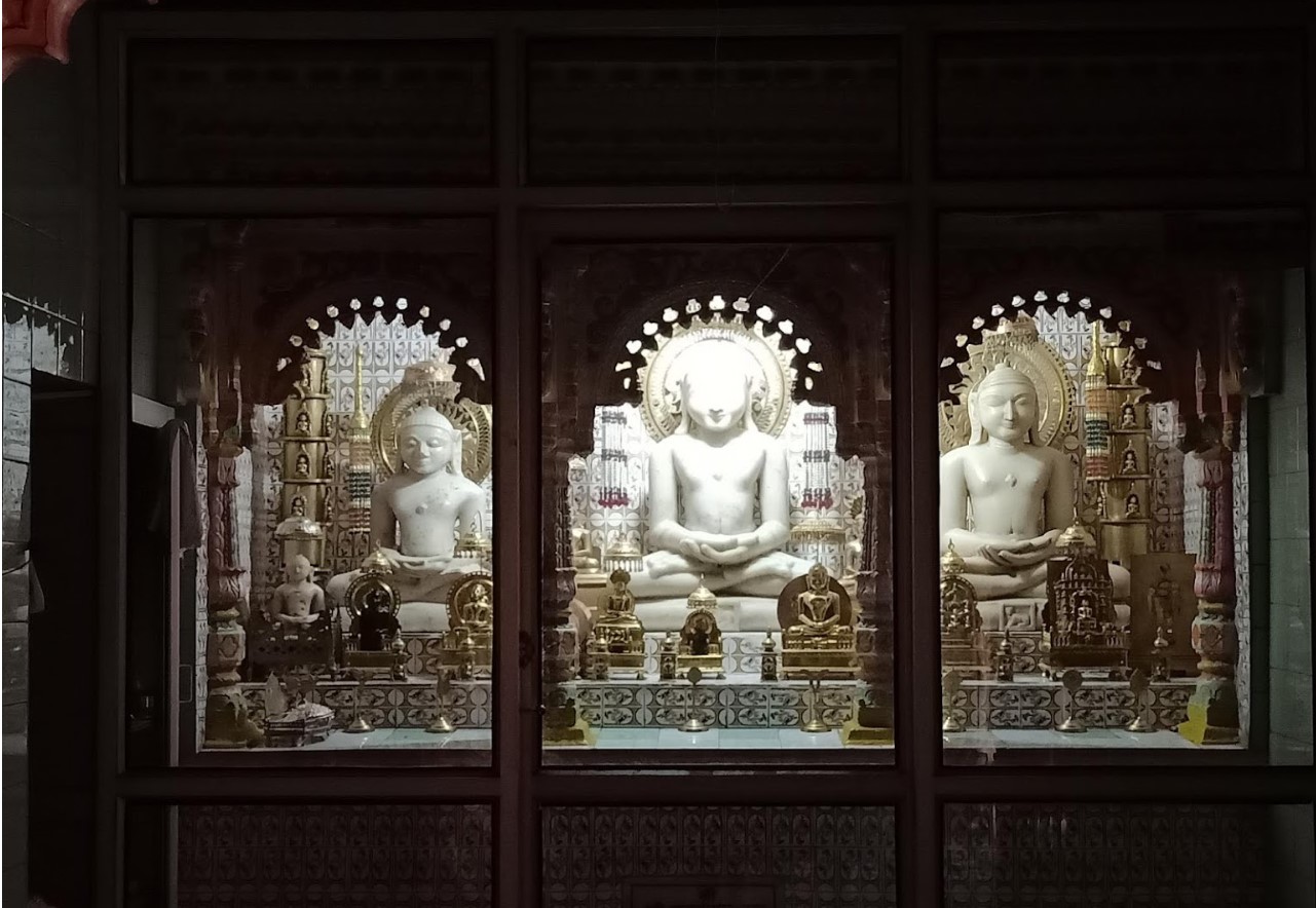 Shri Parshvnath Digamber Jain Mandir Choudhran Bai, Vivekanand Ward, Bada Bazar, Sagar (M.P.) image 5