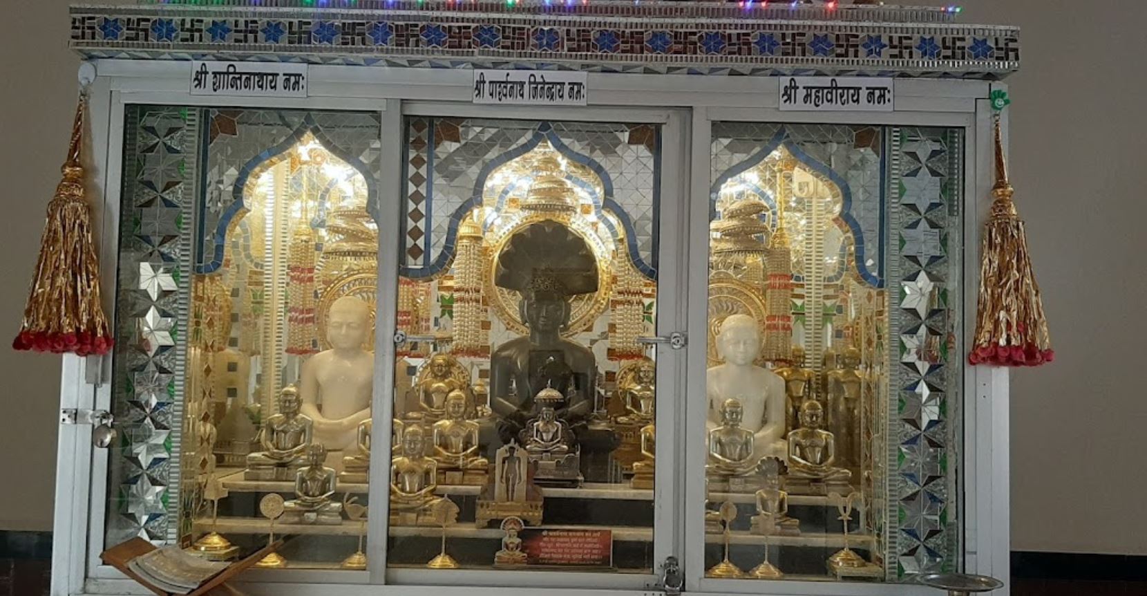Shri 1008 Parshvnath Digamber Jain Mandir, Balak Complex, Sagar (M.P.) image 1
