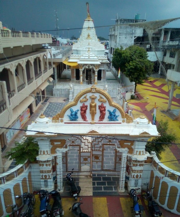 Shri Munisuvrat Swami Shwetamber Jain Derasar, Thakur Para, Kawardha, District - Kabeerdham (Chhattisgarh) image 1