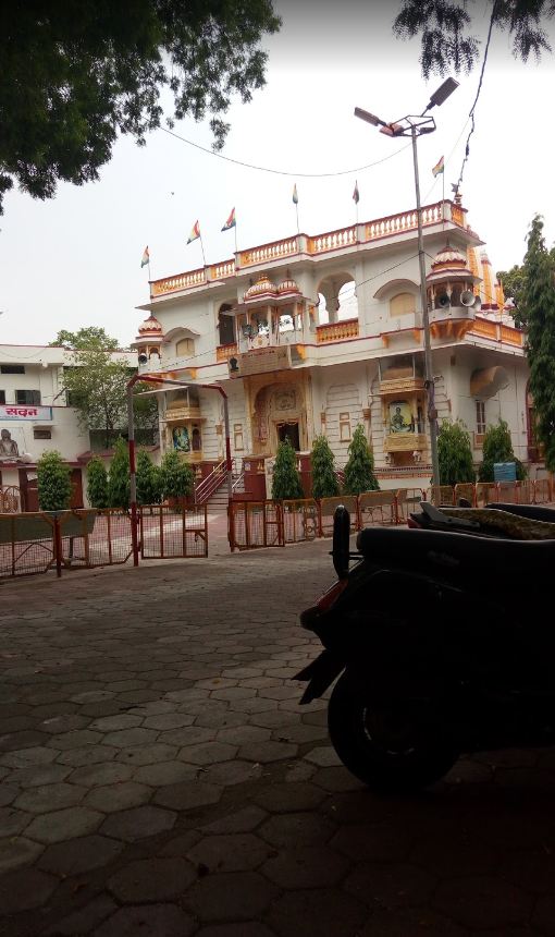 Shri Parshvnath Digamber Jain Mandir, Jawari Bagh, Murai Mohalla, Indore (M.P.) image 4