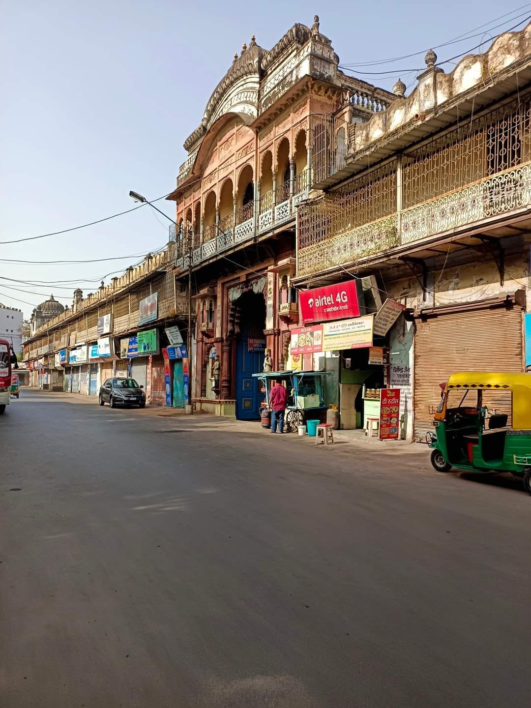 Shri Parshvnath Digamber Jain Mandir, Jawari Bagh, Murai Mohalla, Indore (M.P.) image 6