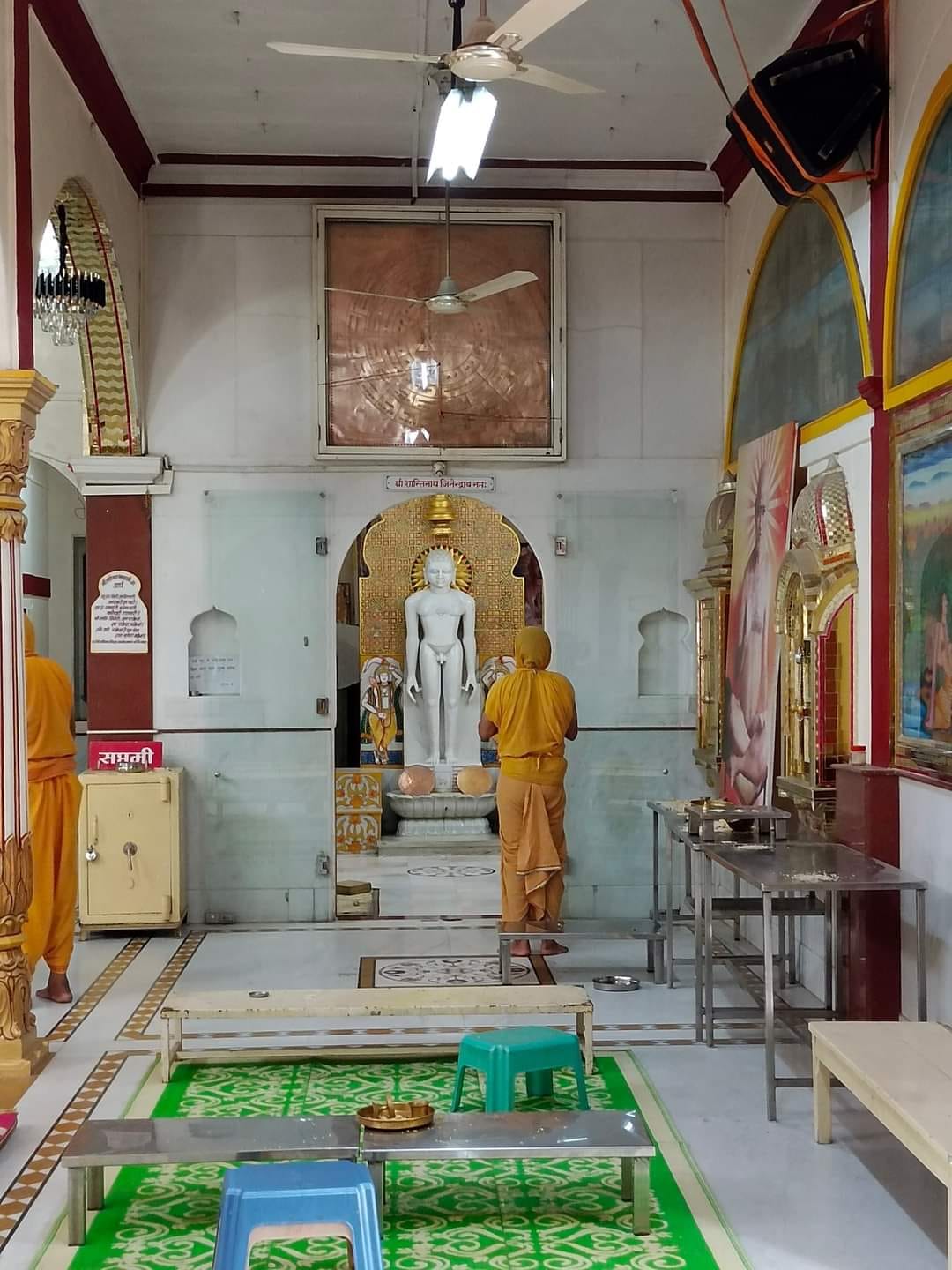 Shri Parshvnath Digamber Jain Mandir, Jawari Bagh, Murai Mohalla, Indore (M.P.) image 10