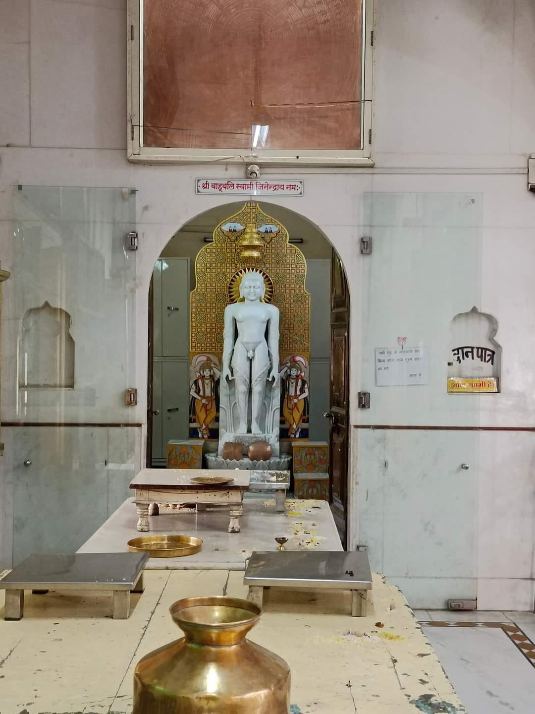 Shri Parshvnath Digamber Jain Mandir, Jawari Bagh, Murai Mohalla, Indore (M.P.) image 12