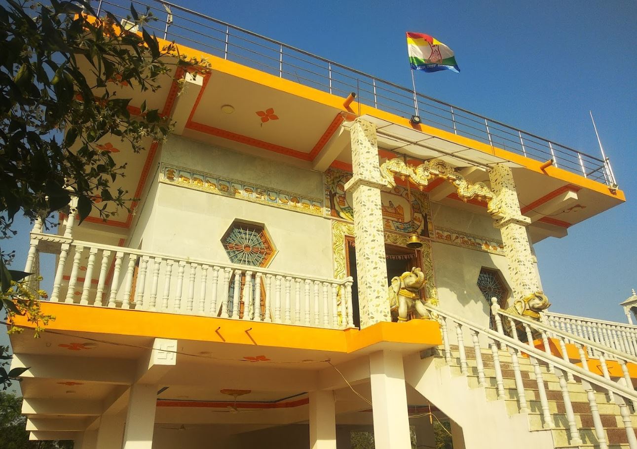 Shri Shantinath Digamber Jain Mandir, Dwari, District-Panna (M.P.) thumbnail 2