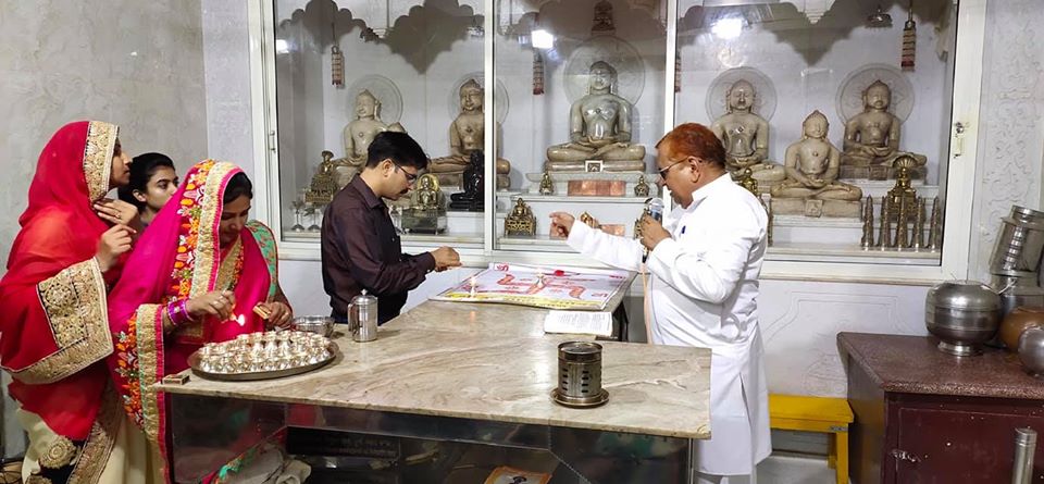 Shri Ajitnath Digamber Jain Variya Panchayati Mandir (Jhalluram Payrelal), Mama Ka Bazar, Lashkar, Gwalior (M.P.) thumbnail 2