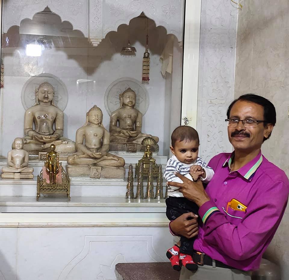 Shri Ajitnath Digamber Jain Variya Panchayati Mandir (Jhalluram Payrelal), Mama Ka Bazar, Lashkar, Gwalior (M.P.) thumbnail 6