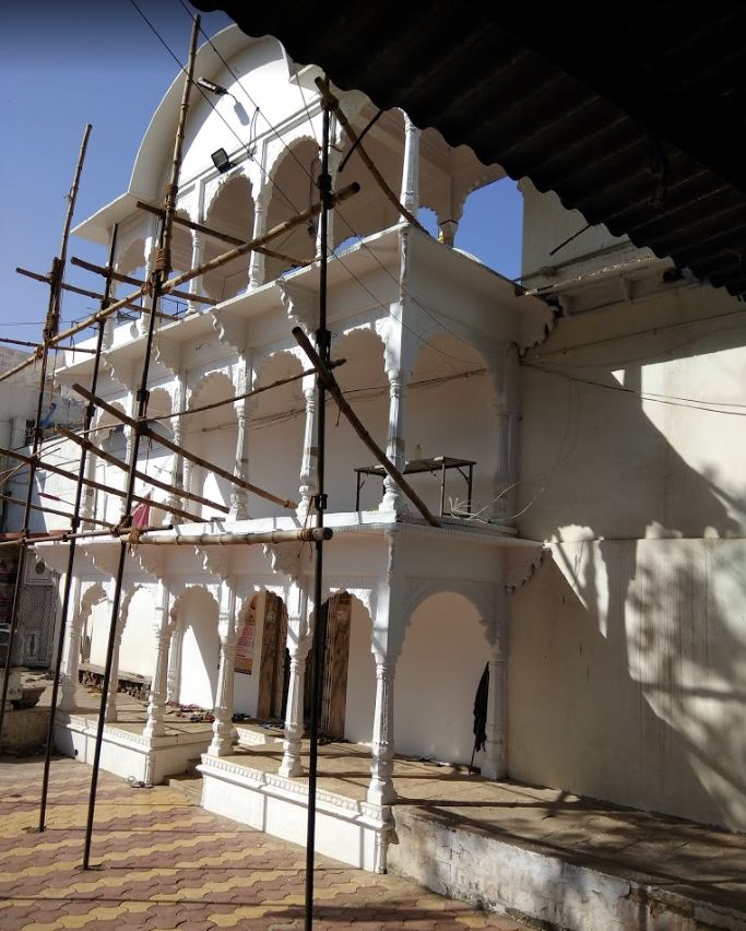 Shri Parshvnath Digamber Jain Mandir, Shadora, District-Ashok Nagar (M.P.) image 2