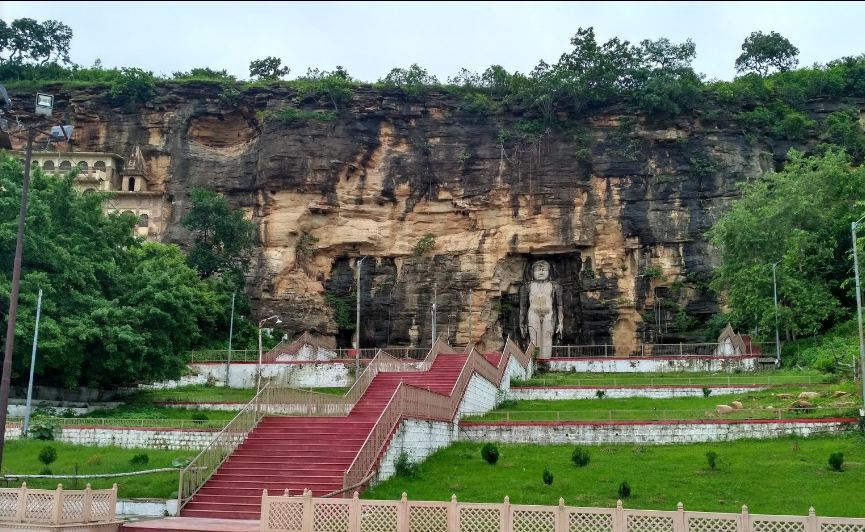 Shri Digamber Jain Atishaya Kshetra Khandargiri, Chanderi, District-Ashok Nagar (M.P.) image 2