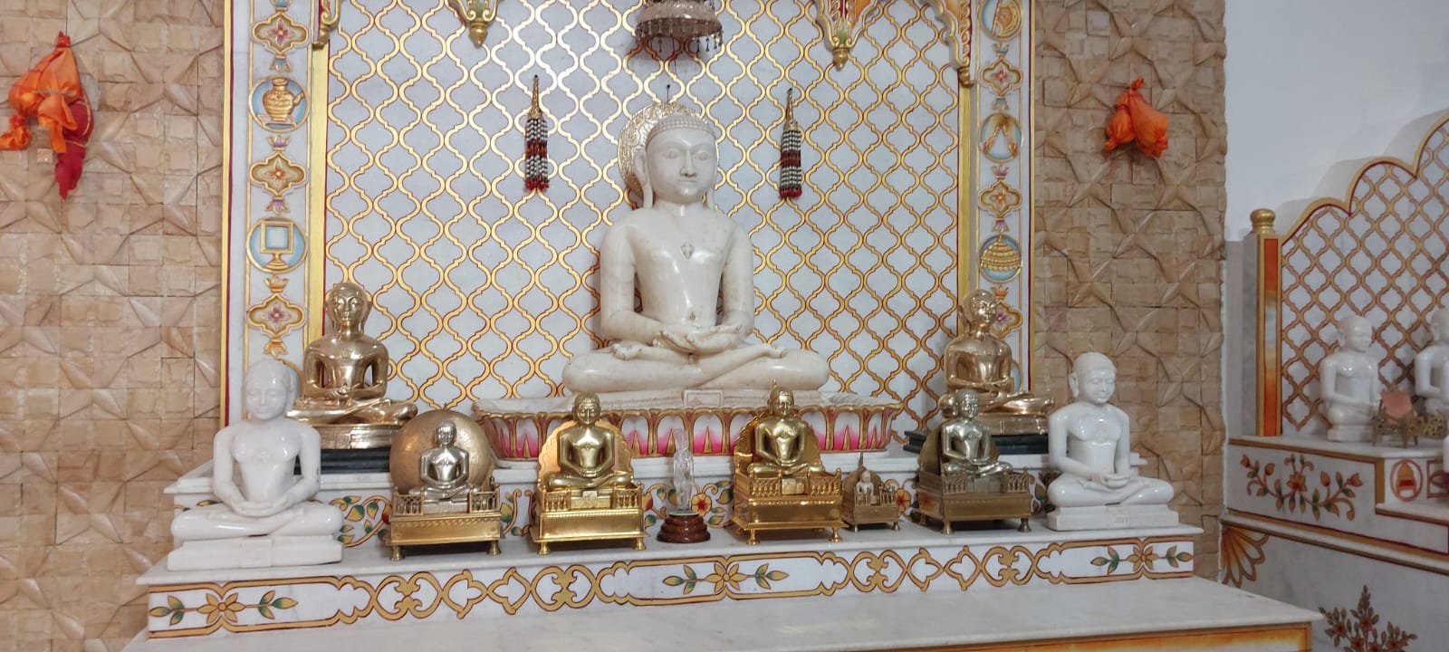 Shri 1008 Ajitnath Digambar Jain Atishaya Kshetra Bandhaji, District-Tikamgarh (M.P.) image 8