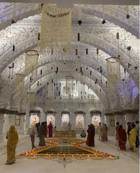 Shri Dharmnath Bhagwan Jinalaya and Shri Jinkushalsuri Jain Dadawadi, M.G. Road, Moudhapara, Raipur (Chhattisgarh) image 2