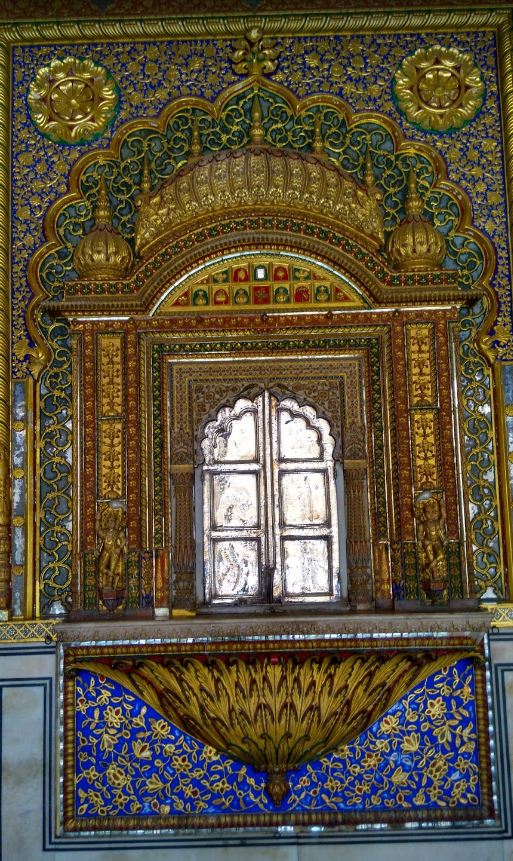Shri 1008  Parshvanath Digamber Jain Bada Mandir, (Jain Swaran Mandir), Lashkar, Gwalior (Madhya Pradesh) image 10