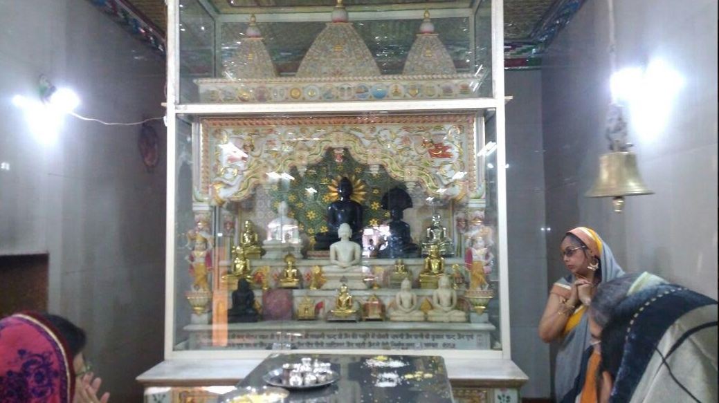 Shri 1008 Shantinath Digamber Jain Panchayati Mandir, (Lal Mandir), Phalka Bazar, Lashkar, Gwalior (Madhya Pradesh) image 2