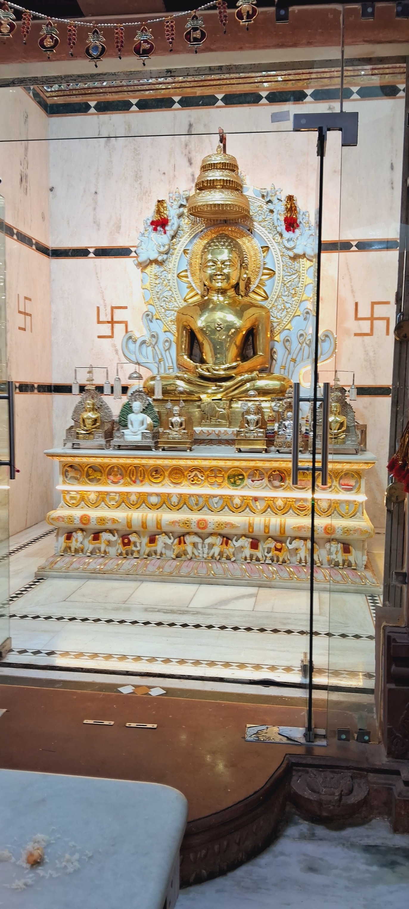Shri Vardhman Digamber Jain Mandir, Arera Colony, Mahavir Nagar, Bhopal (M.P.) image 2