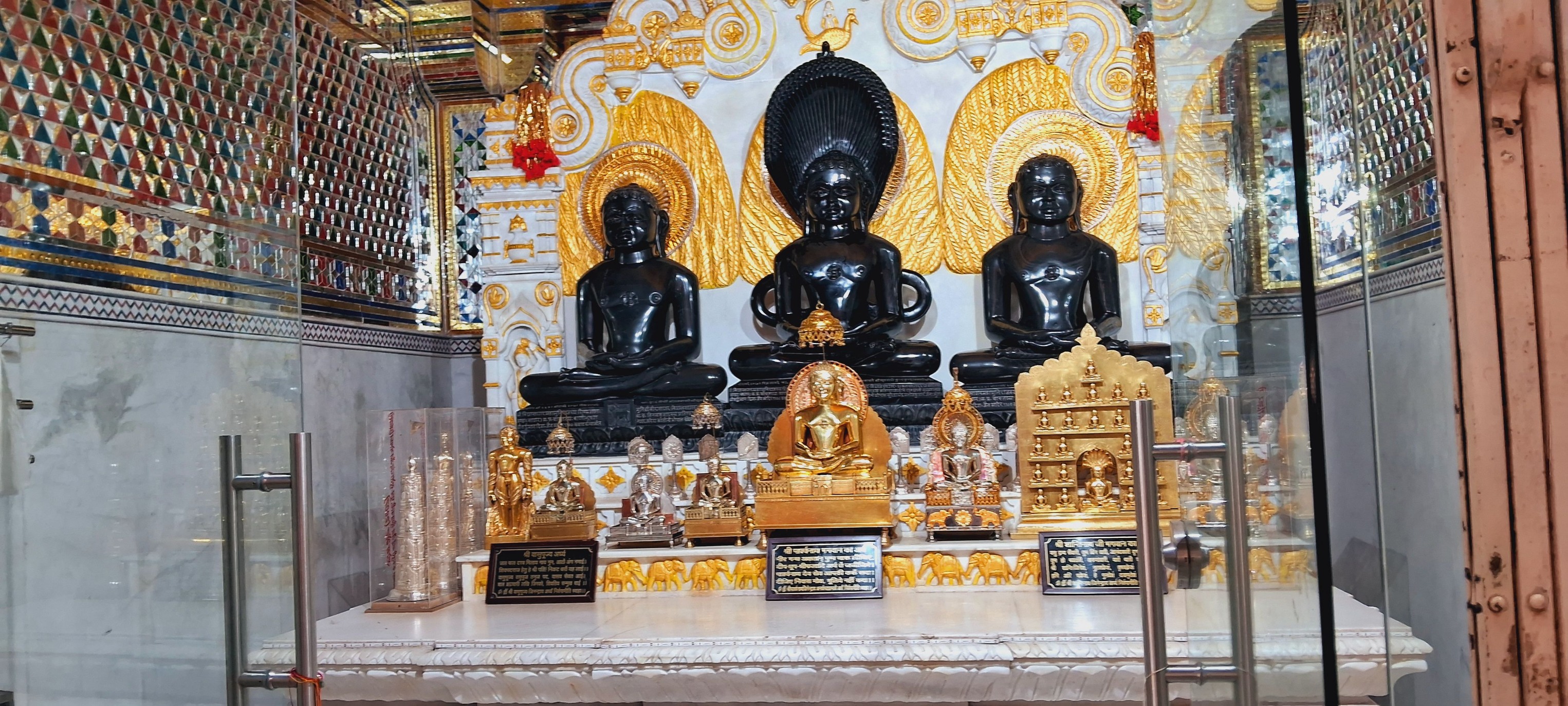 Shri Vardhman Digamber Jain Mandir, Arera Colony, Mahavir Nagar, Bhopal (M.P.) image 3