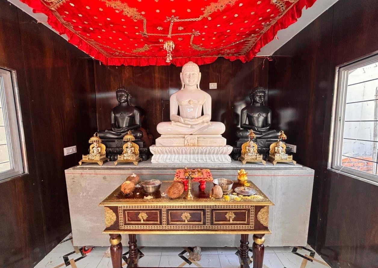 Shri Shantinath Digamber Jain Mandir, Ashoka Ratna, Aarti House, Mowa, Raipur (Chhattisgarh) image 1